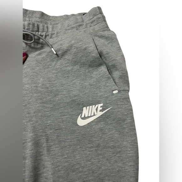 Nike Tech Fleece Pants Women’s Sz S Light Grey - Picture 4 of 8